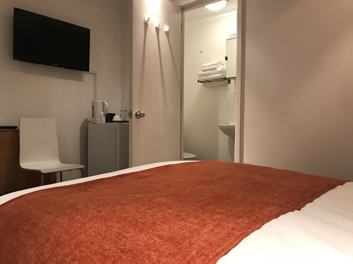 Double Room Private Bathroom