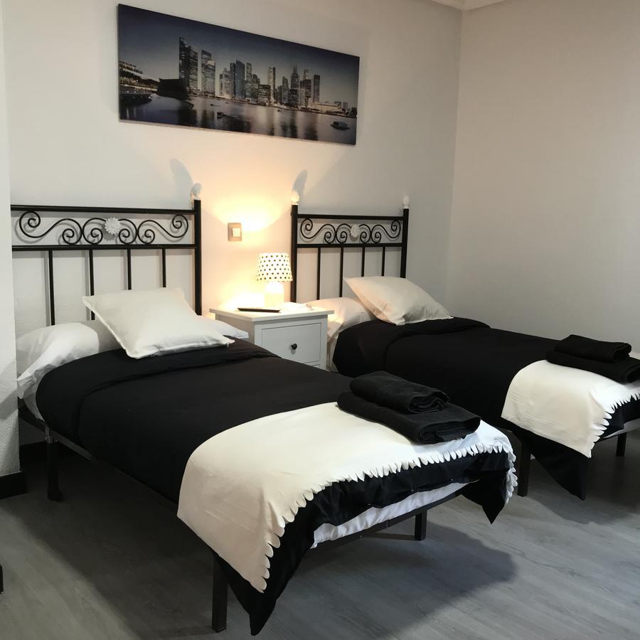 Twin Room,534526770:JPEG