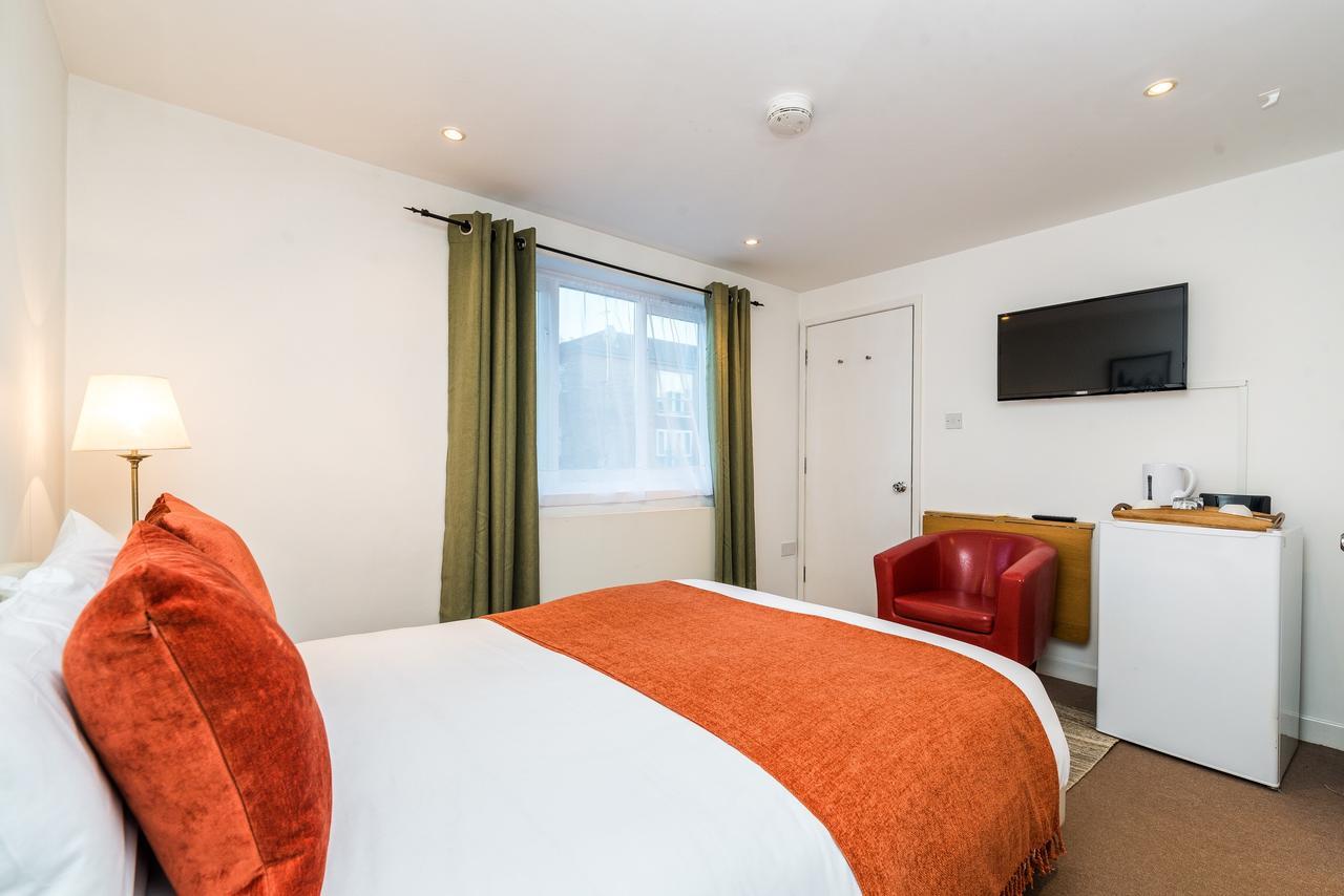 Double Room Private Bathroom