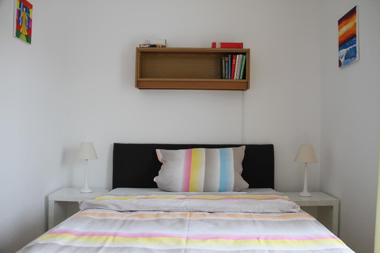 Single Room,629050587:JPEG