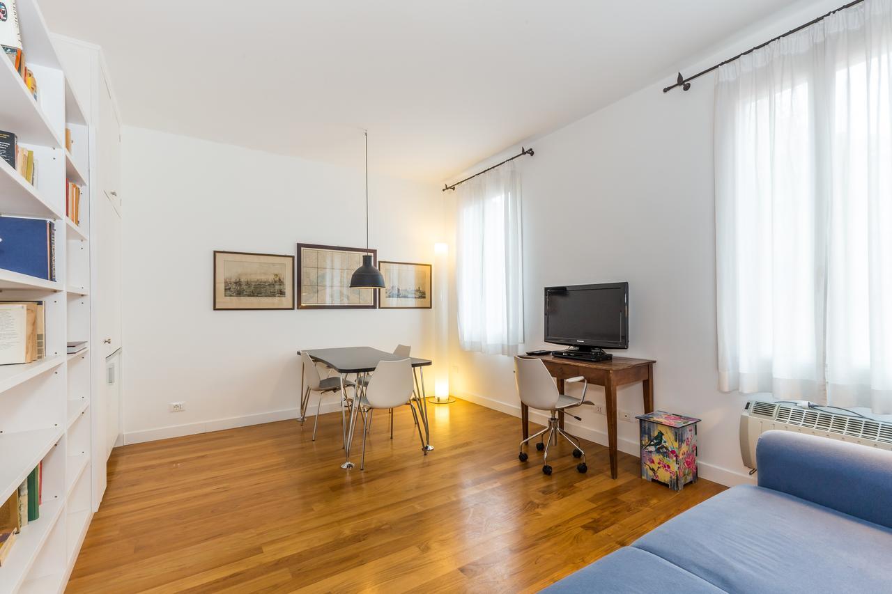 Deluxe Suite,631290819:JPEG