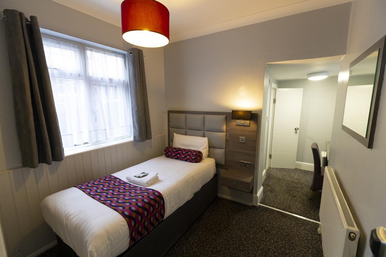 Single Room,664881948:JPEG