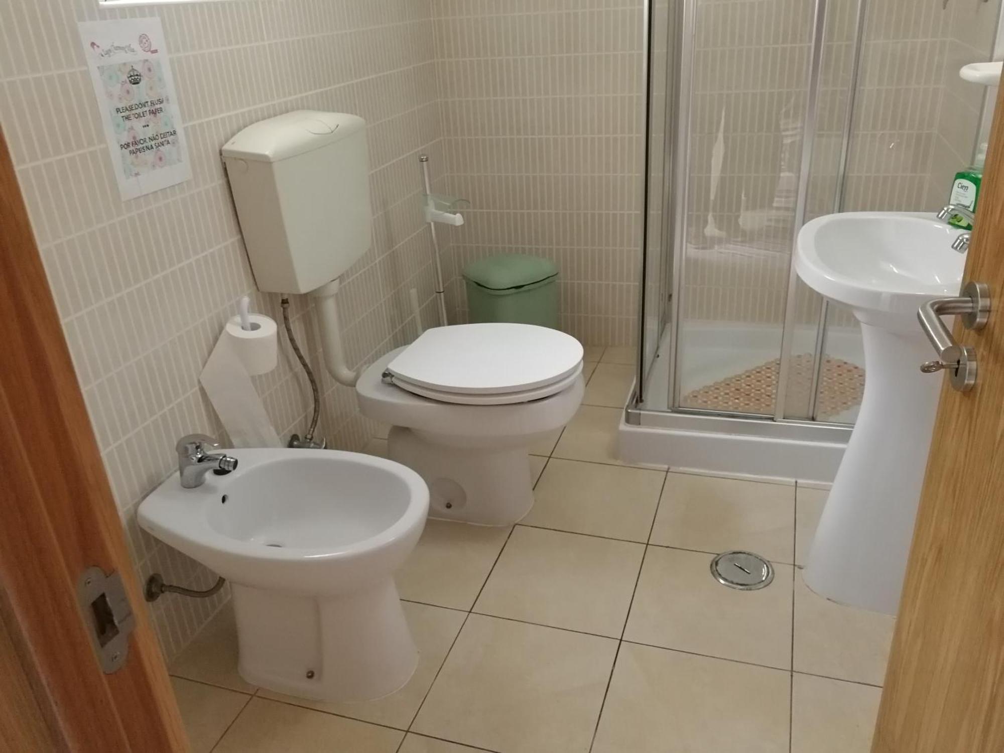 Twin Room Private Bathroom