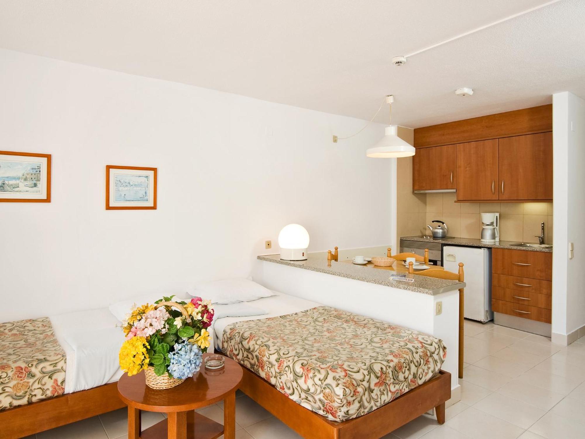 Studio Apartment