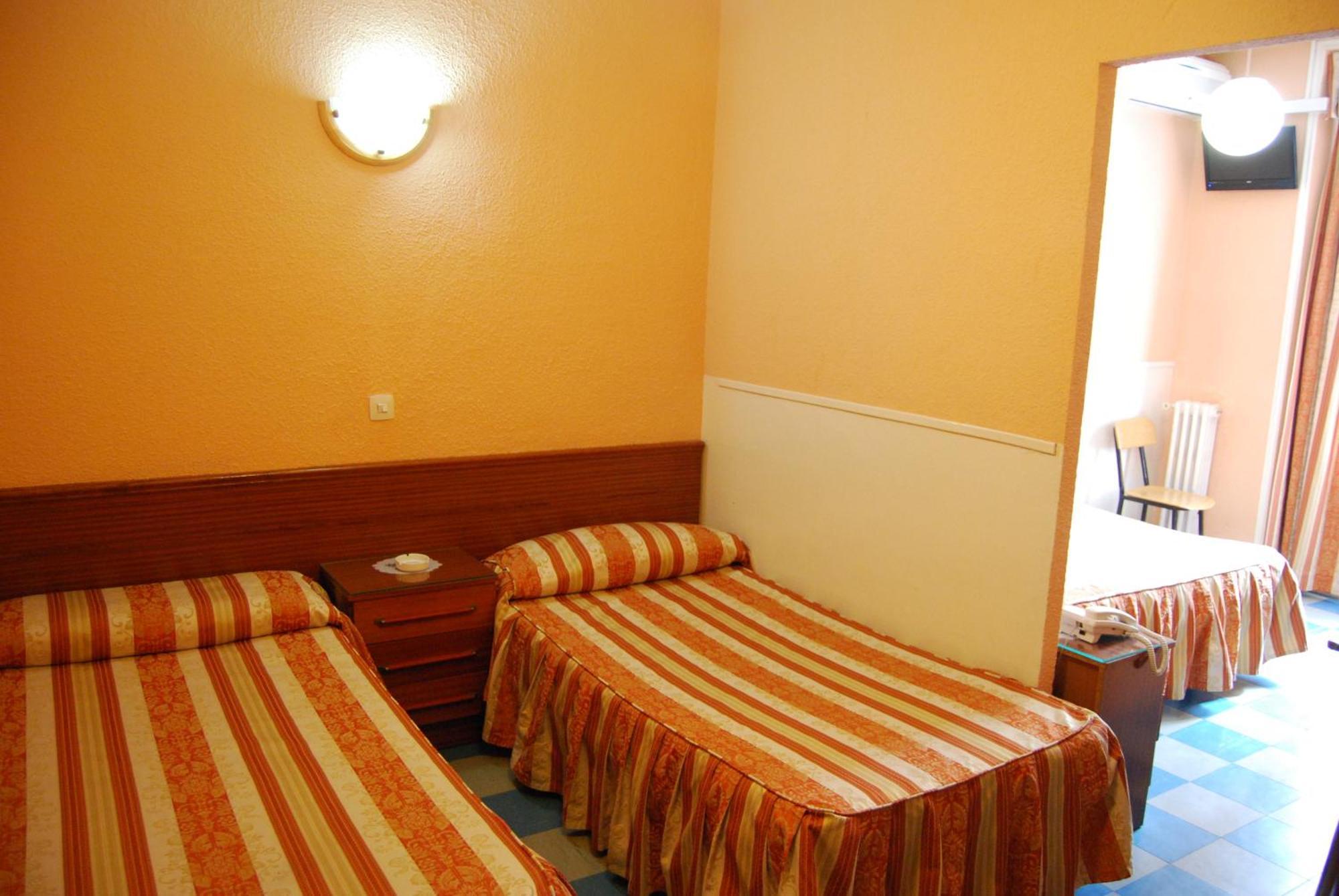 Triple Room,64910026:JPEG
