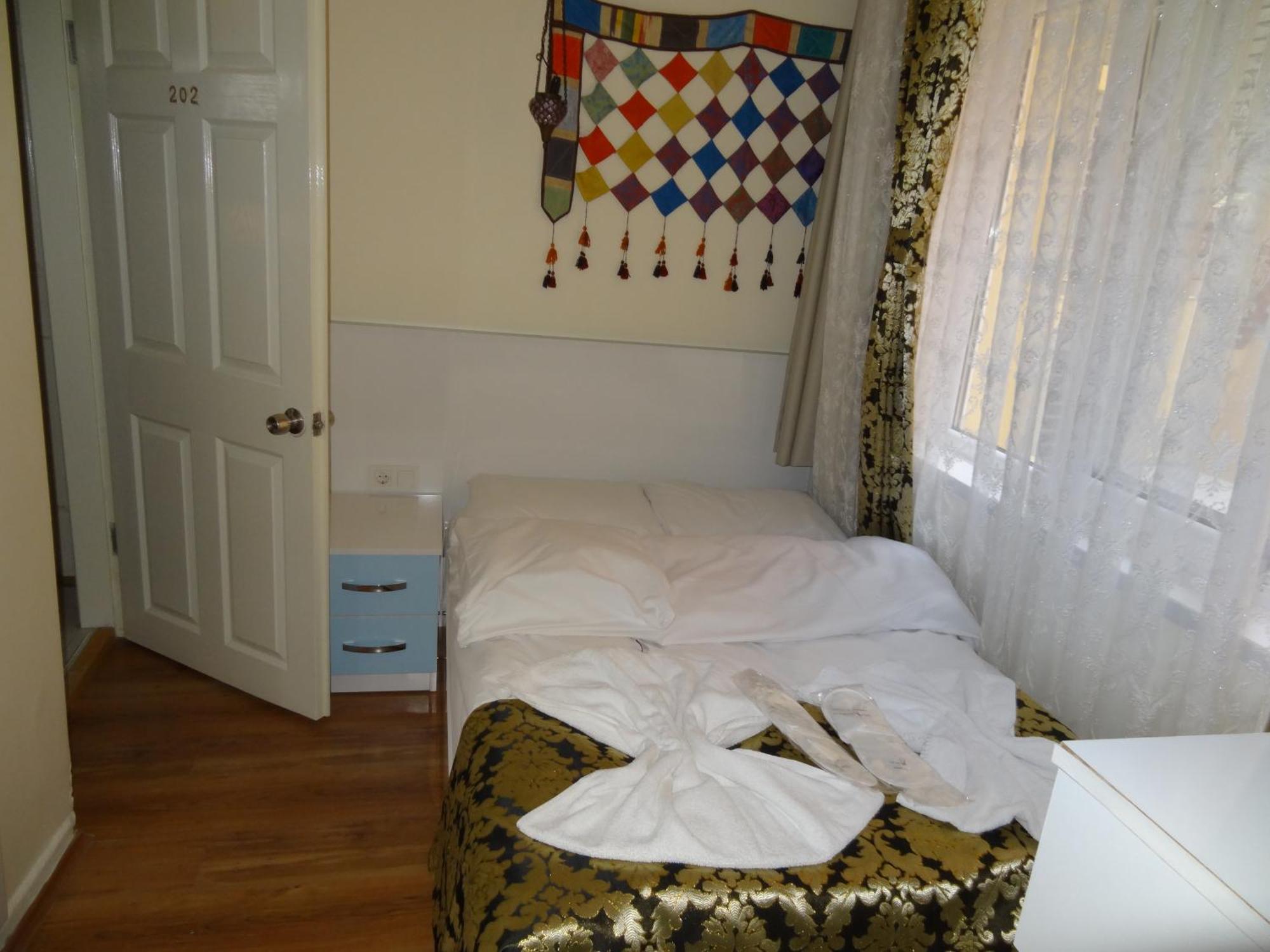 Single Room,644711757:JPEG