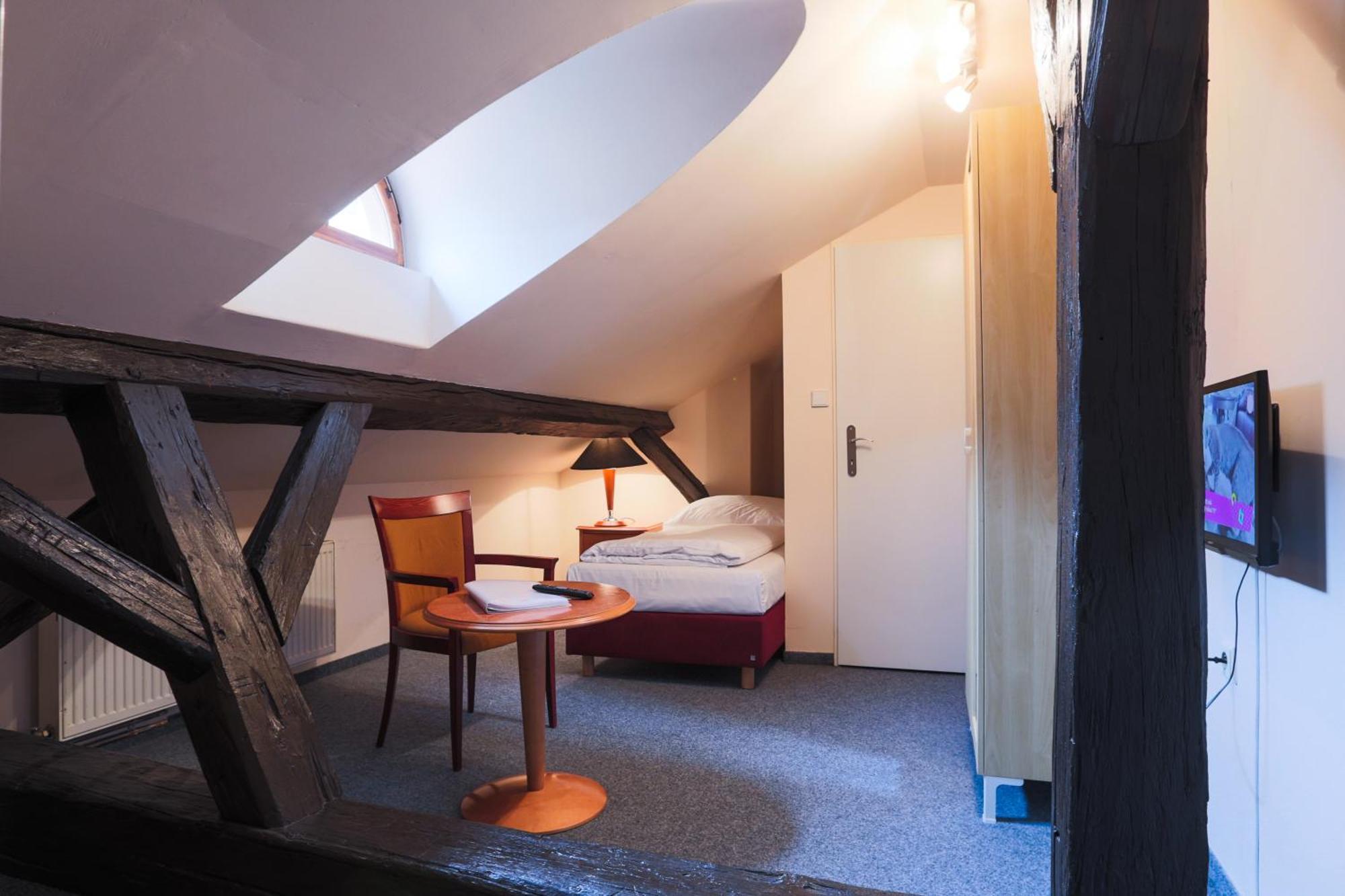 Economy Single Room