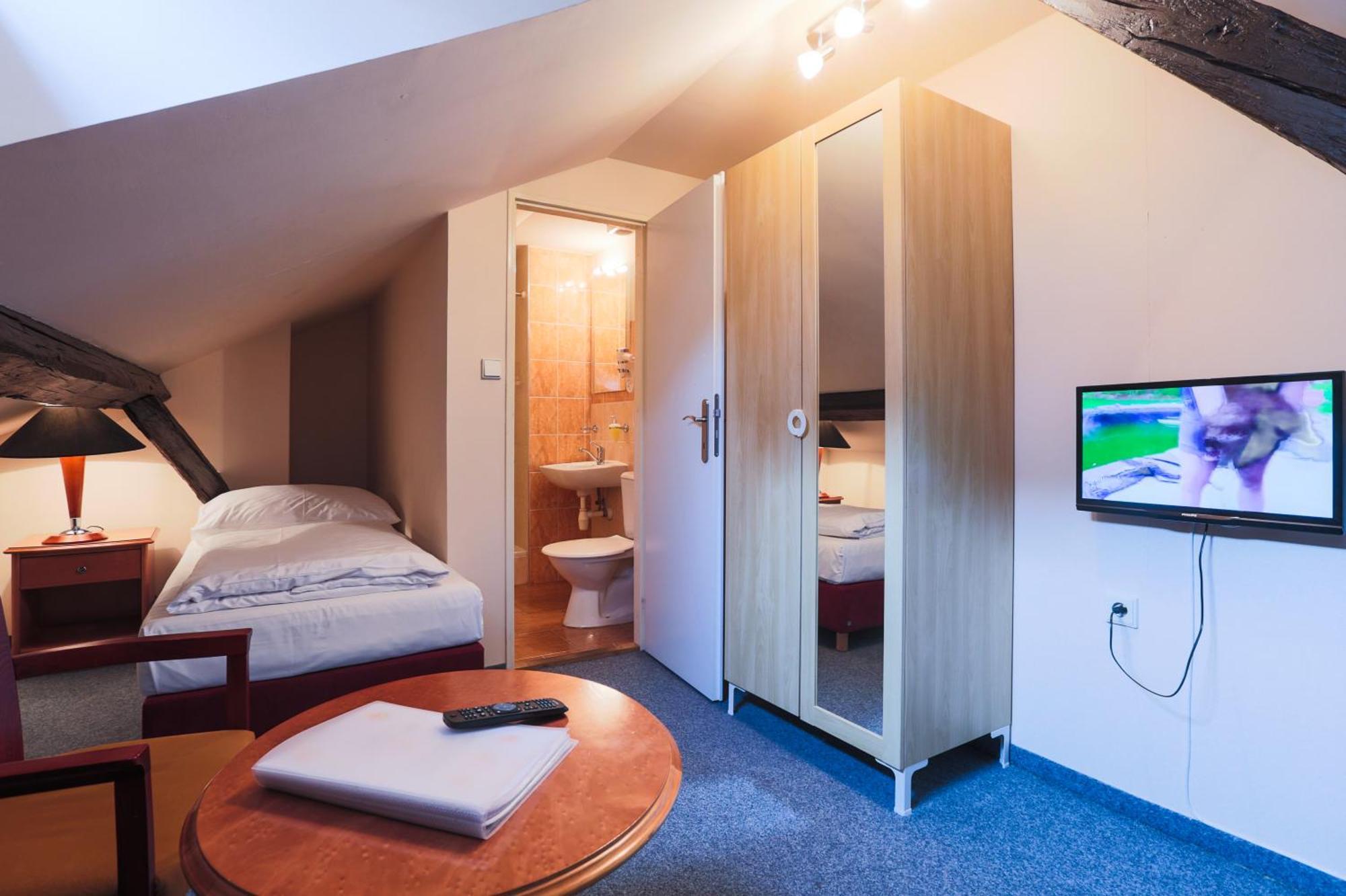 Economy Single Room