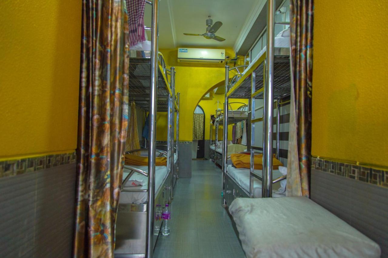 Bunk Bed in Male Dormitory Room,826781588:JPEG