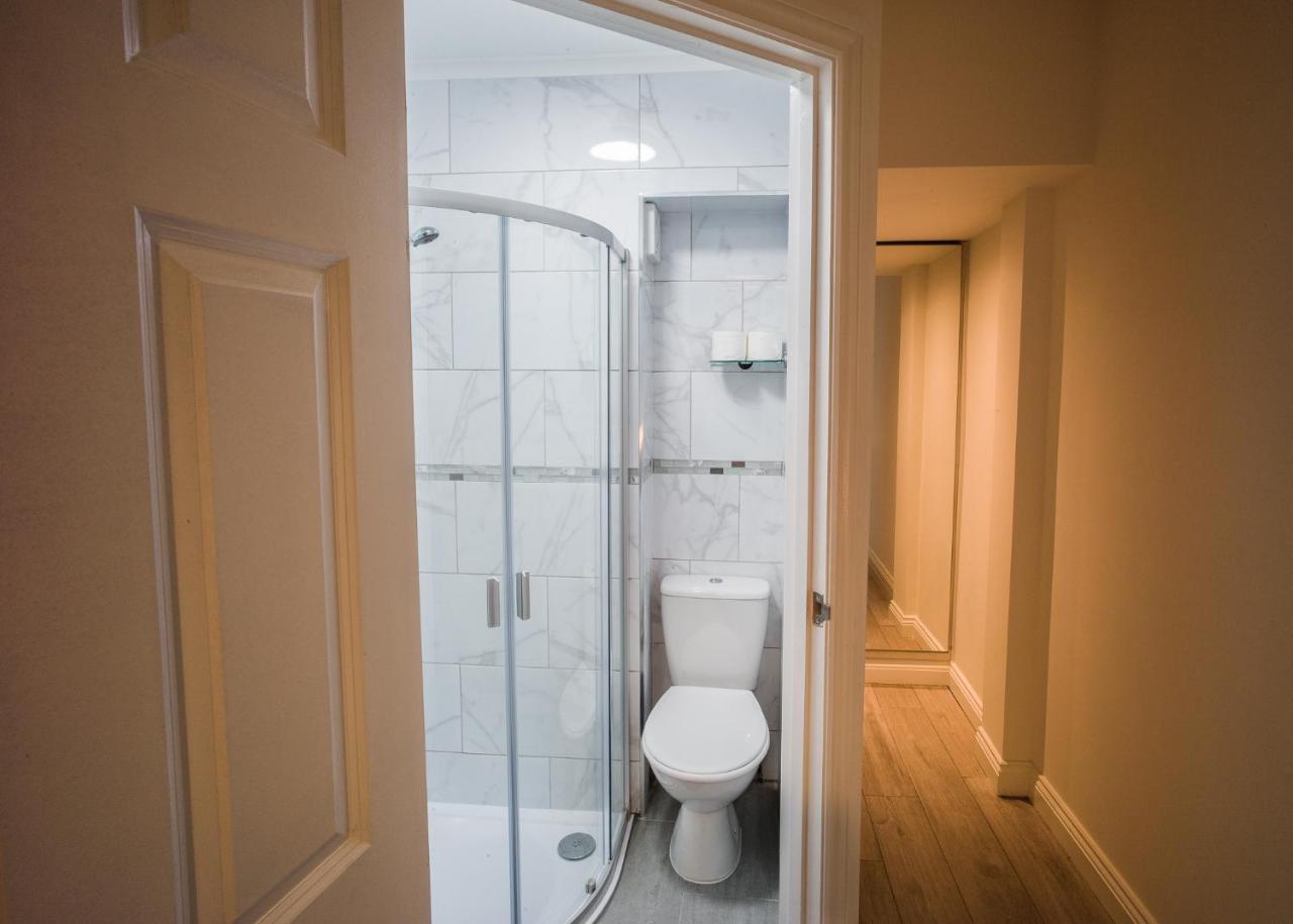 Double Room Private Bathroom