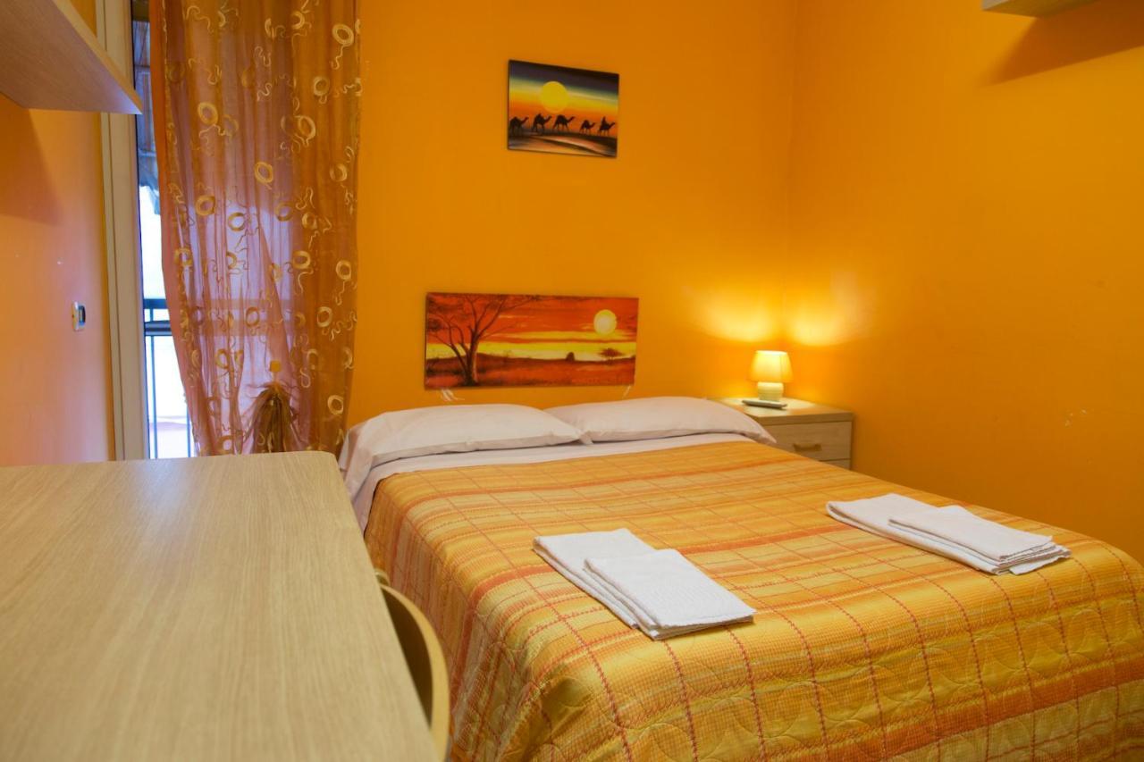 Double or Twin Room Private External Bathroom