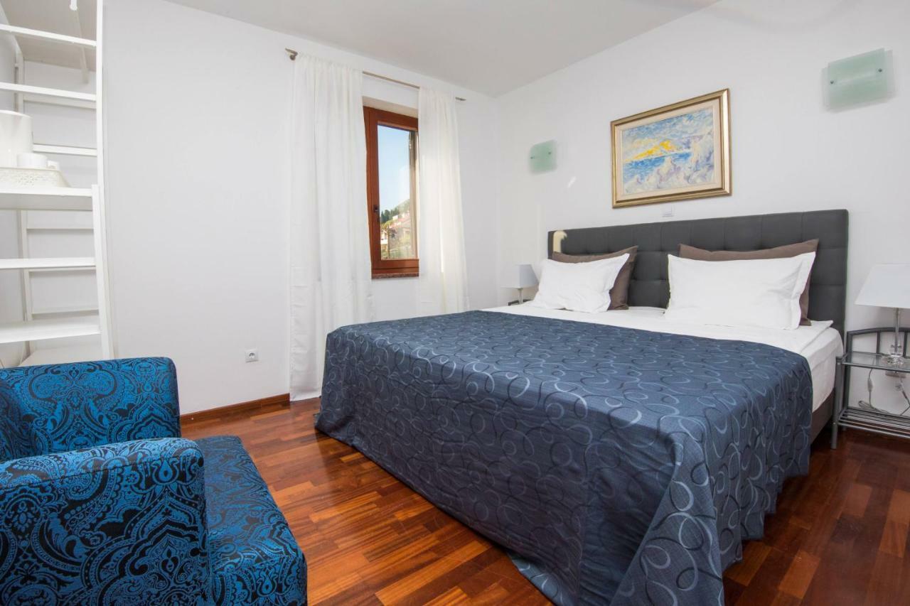 Superior Two-Bedroom Suite Balcony Sea View