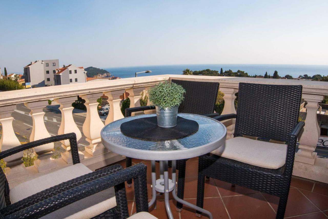 Superior Two-Bedroom Suite Balcony Sea View