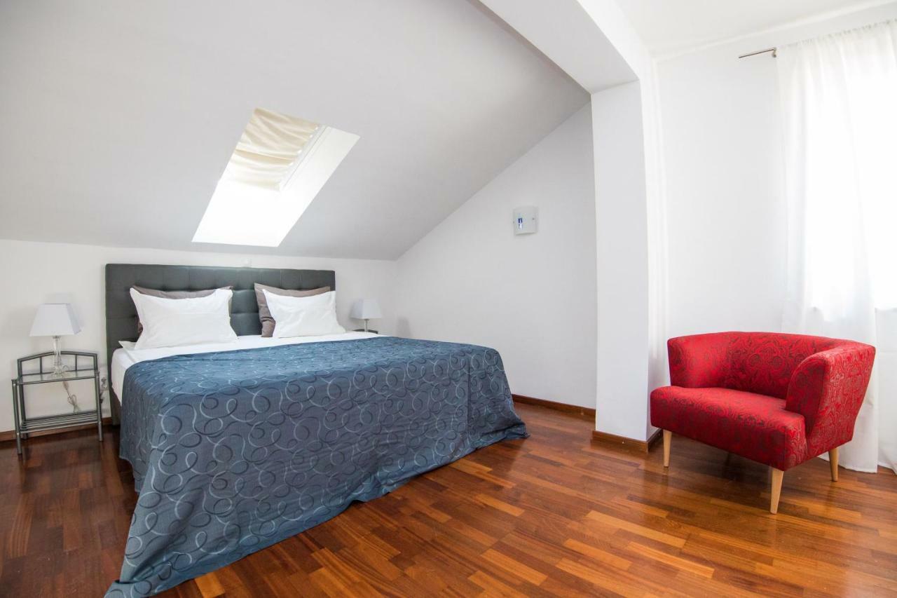 Superior Two-Bedroom Suite Balcony Sea View