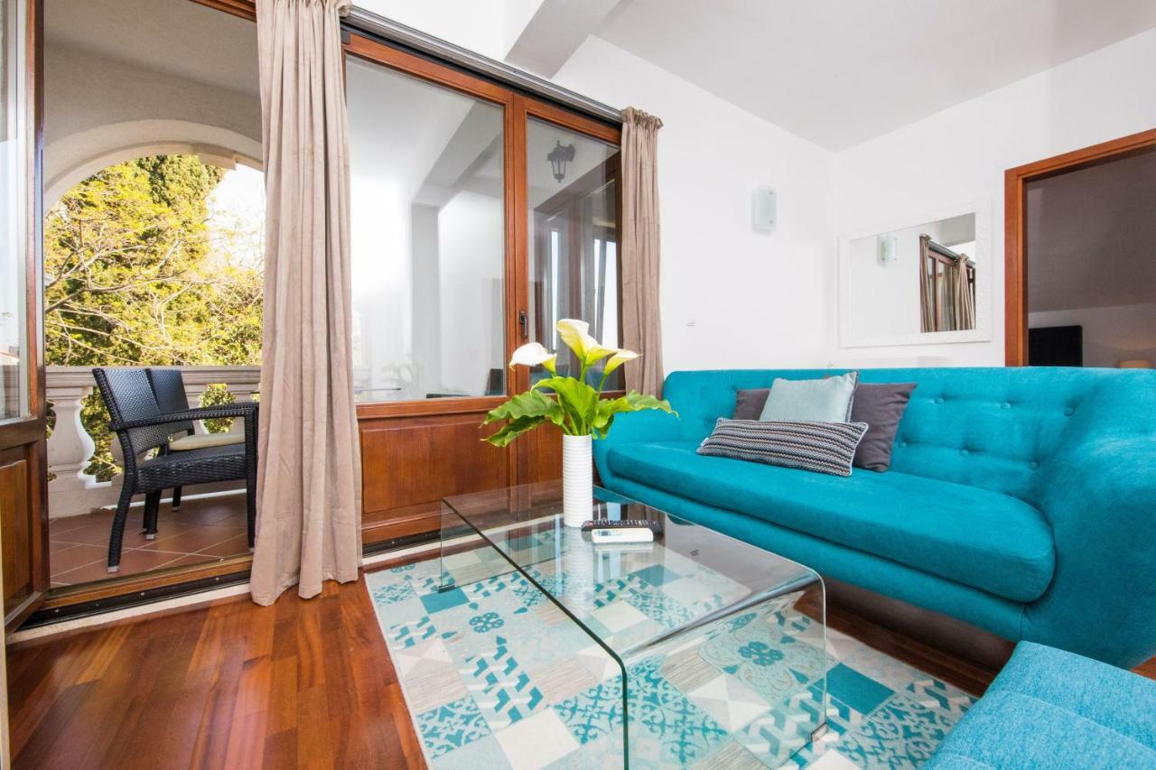 Two-Bedroom Suite Balcony Sea View