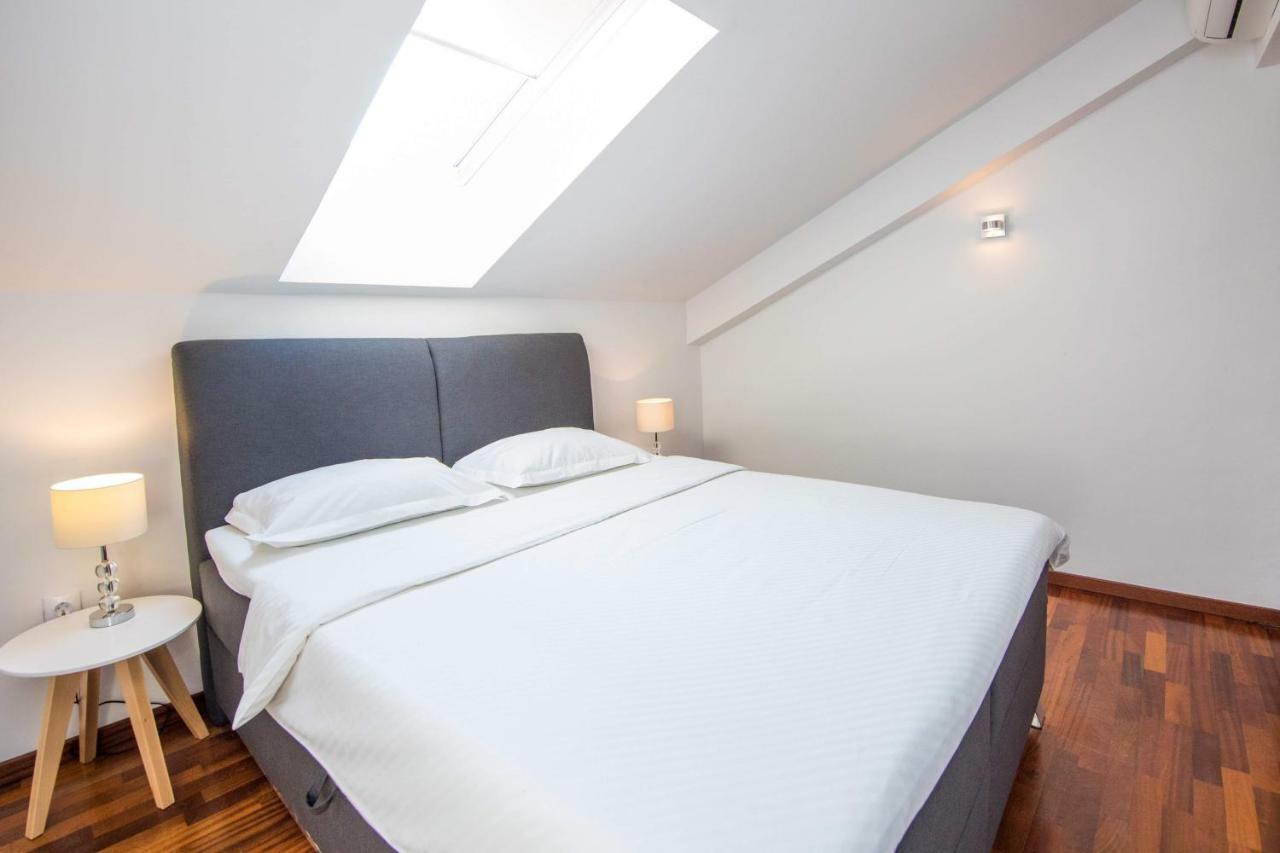 Two-Bedroom Suite Balcony Sea View