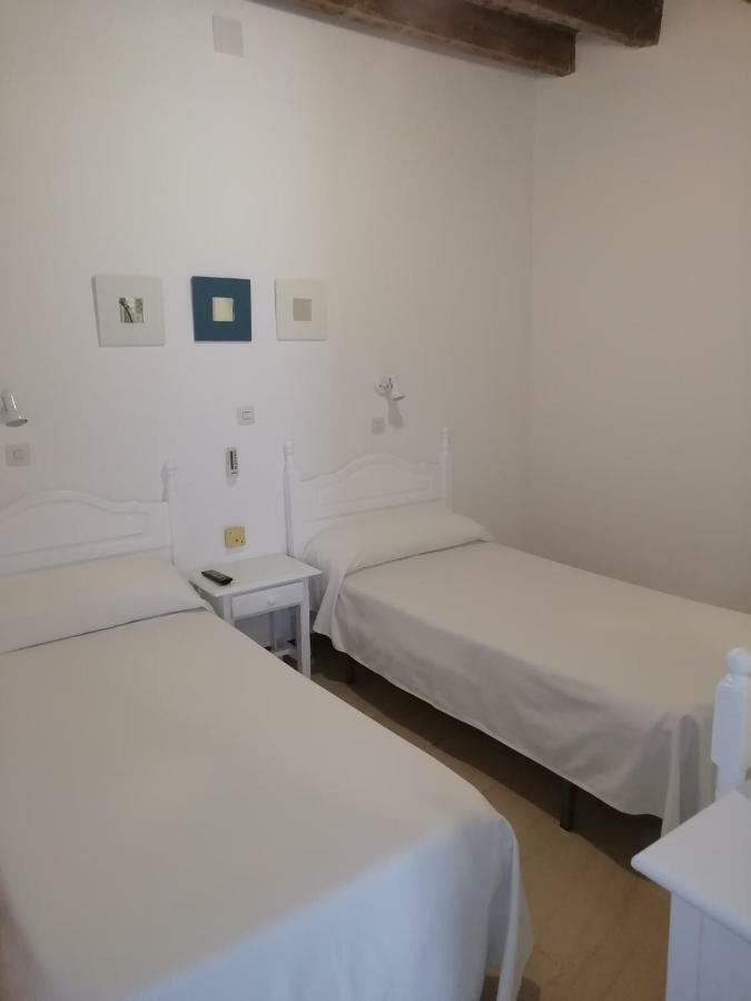 Double or Twin Room,1207683037:JPEG