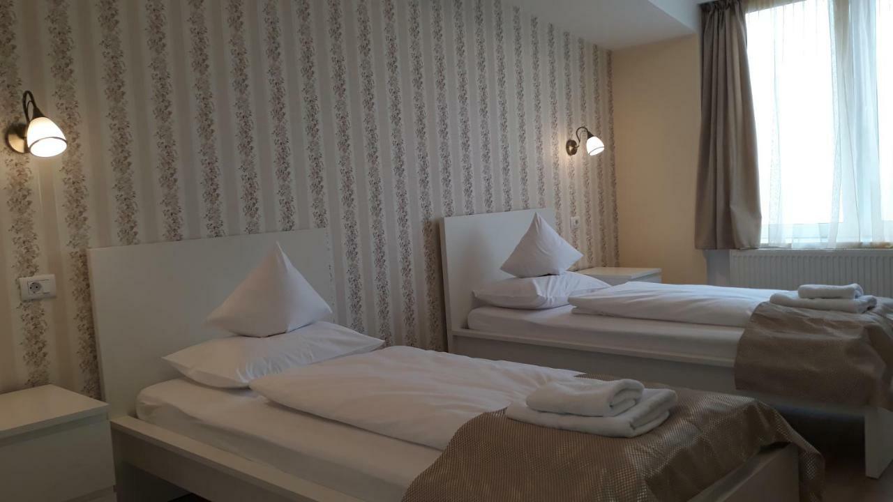 Chambre Triple avec Salle de Bains Privative