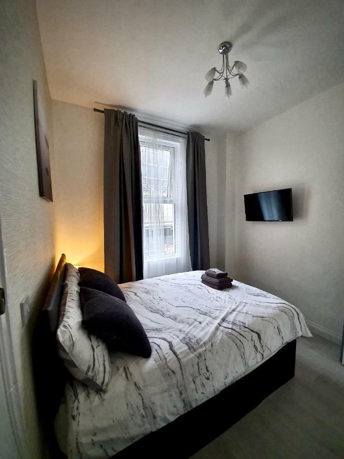 Double Room Private Bathroom