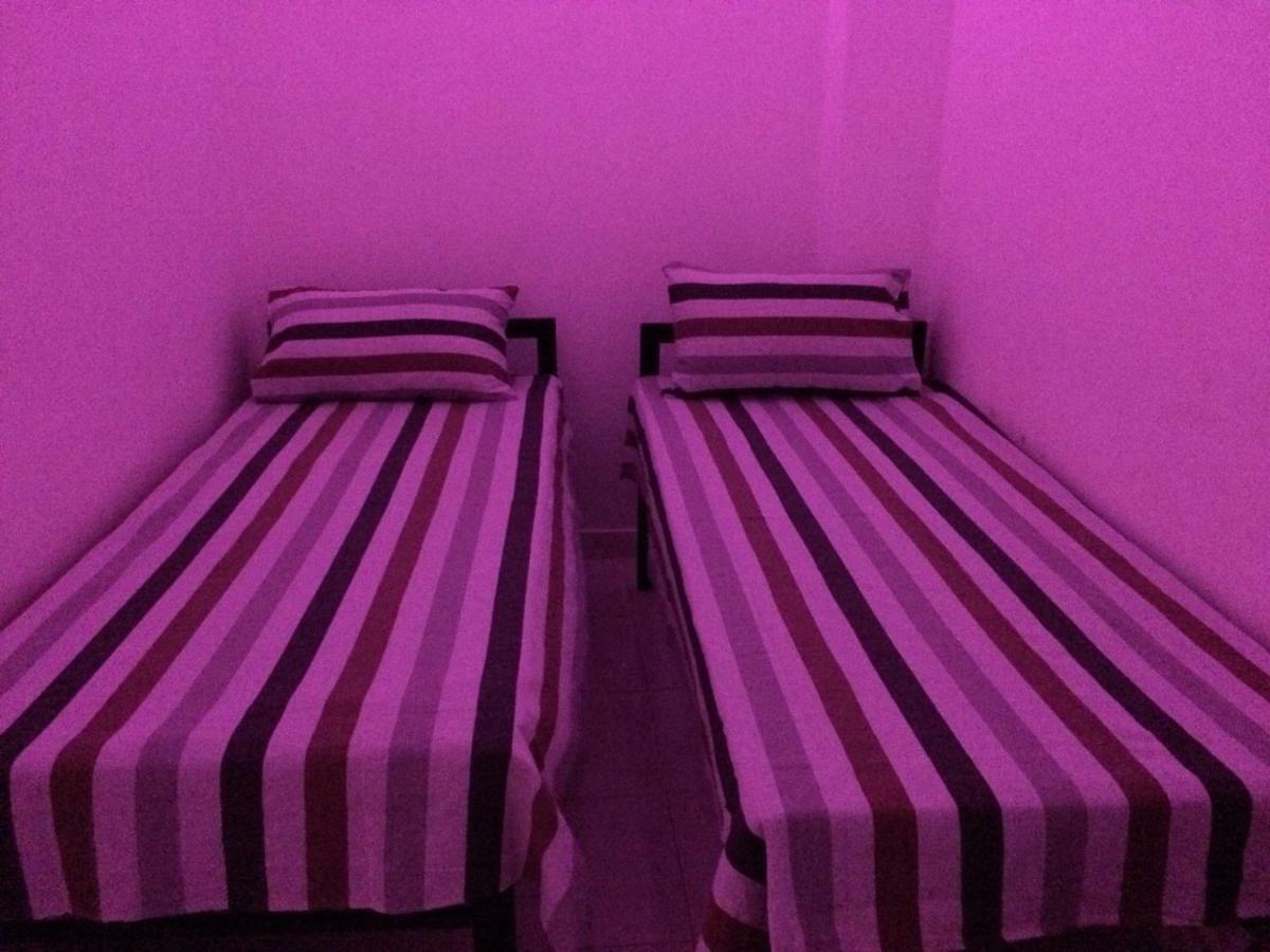 Small Twin Room,847450097:JPEG