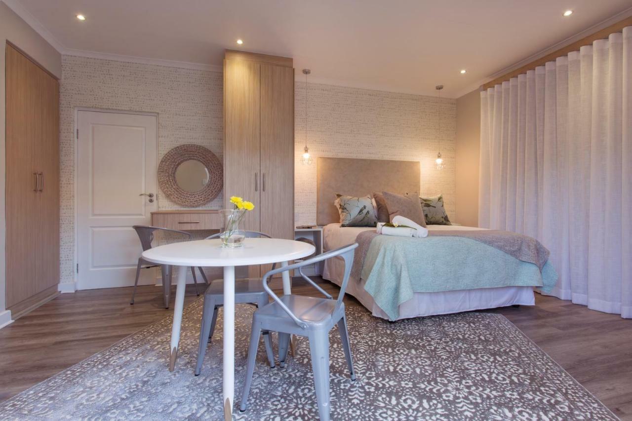Queen Room with Garden View