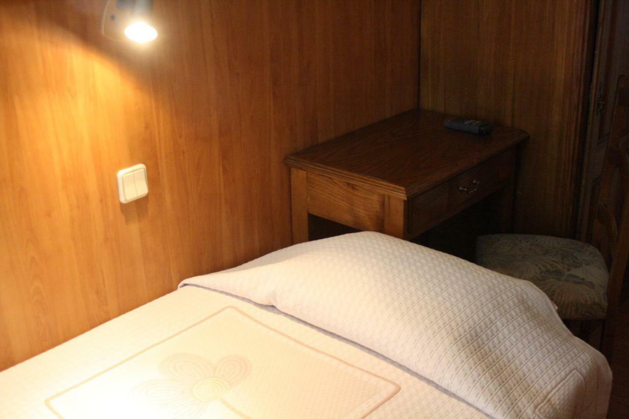 Single Room Bathroom,193323127:JPEG