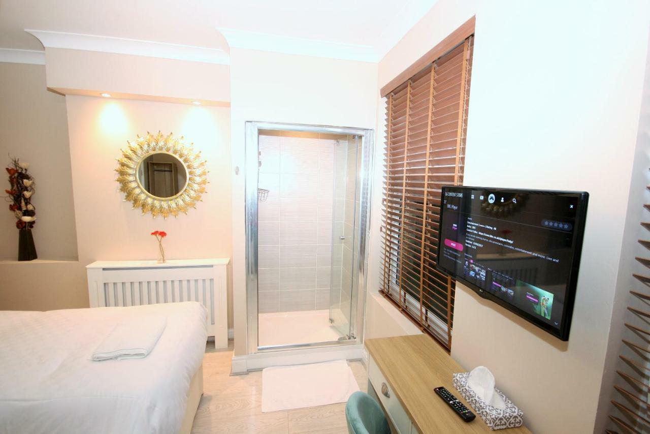 Large Double or Twin Room