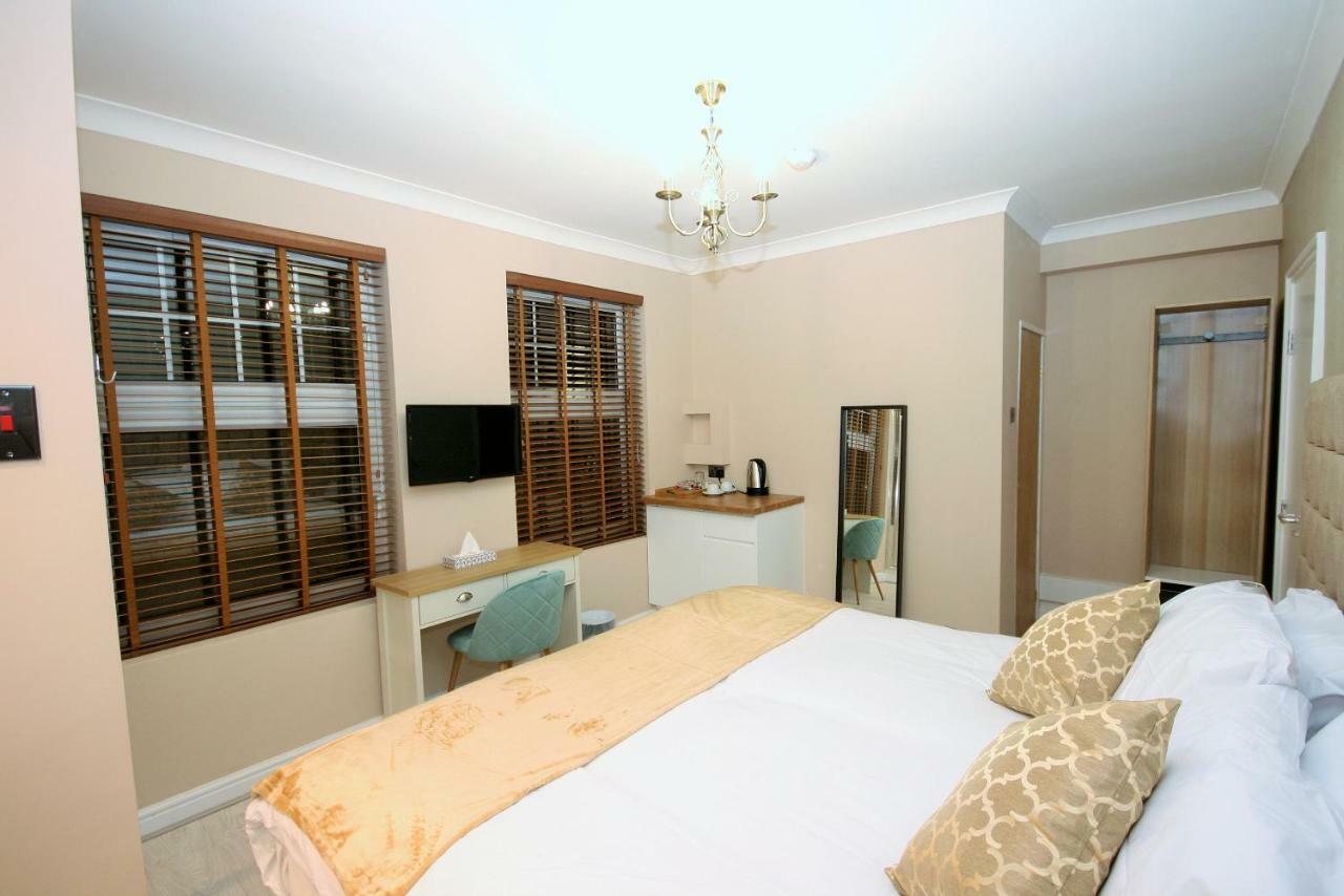 Large Double or Twin Room