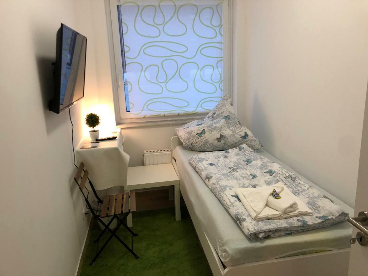 Single Room Bathroom,876687950:JPEG