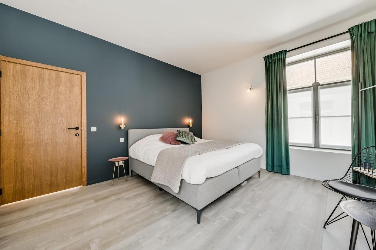Large Double Room,922573342:JPEG
