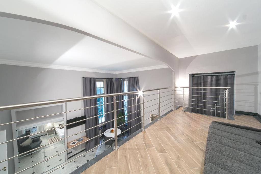 Quadruple Room Split Level