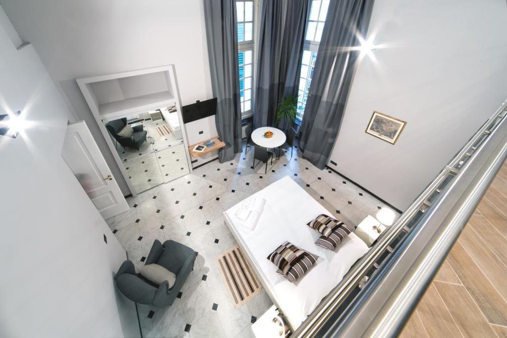 Quadruple Room Split Level