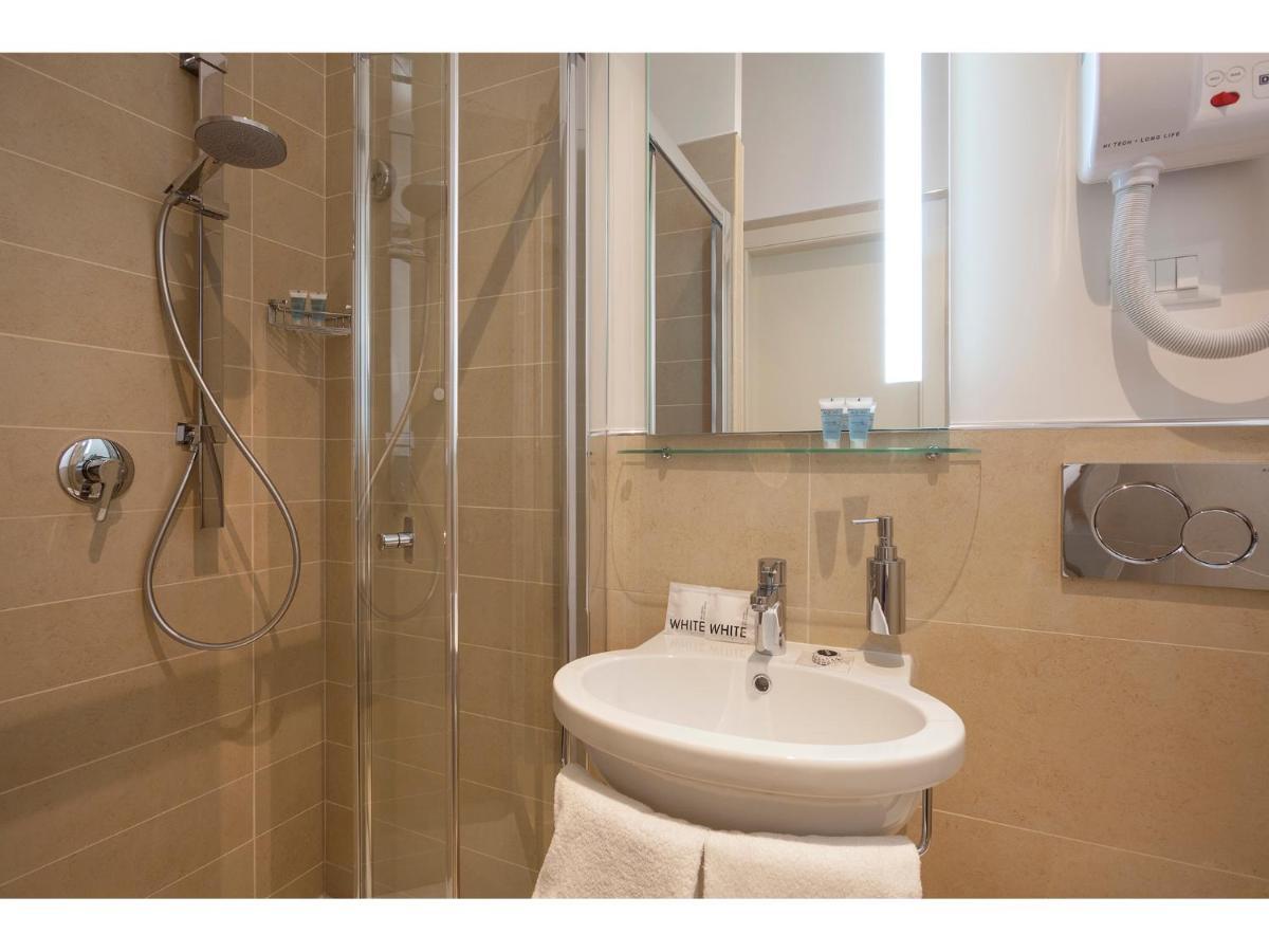Two-Bedroom Apartment,958388464:JPEG