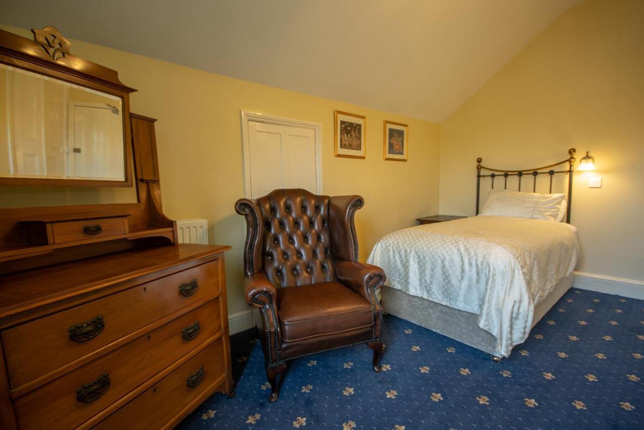 Attic Single Room with Private External Bathroom - Third Floor,973624579:JPEG