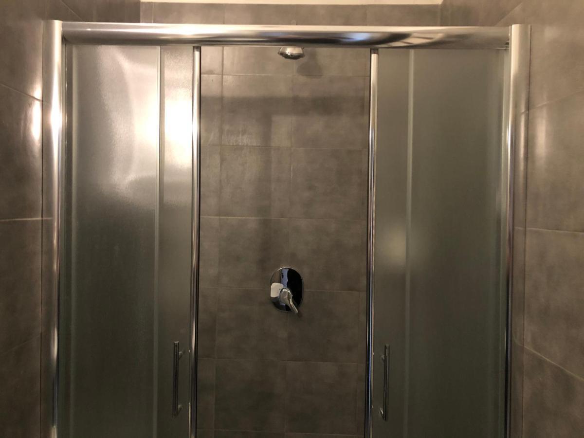 Single Room Private Bathroom