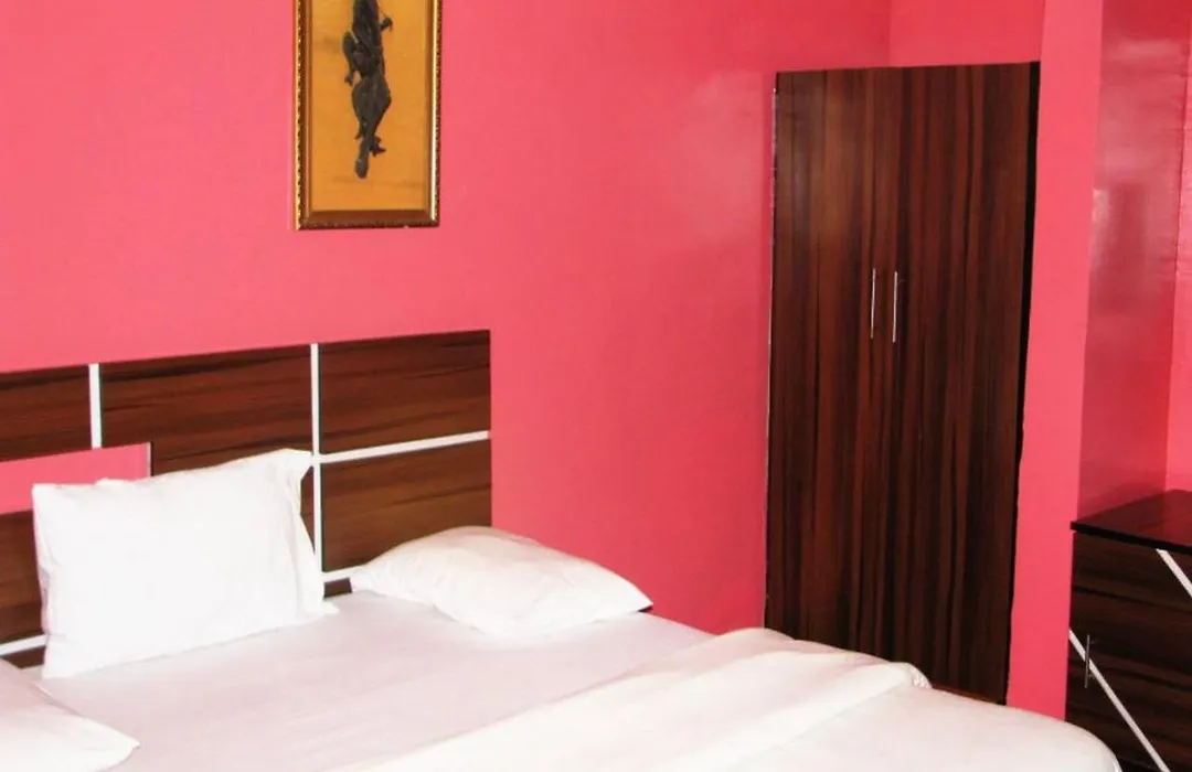 Londa Hotel And Suites-Guest Room-1