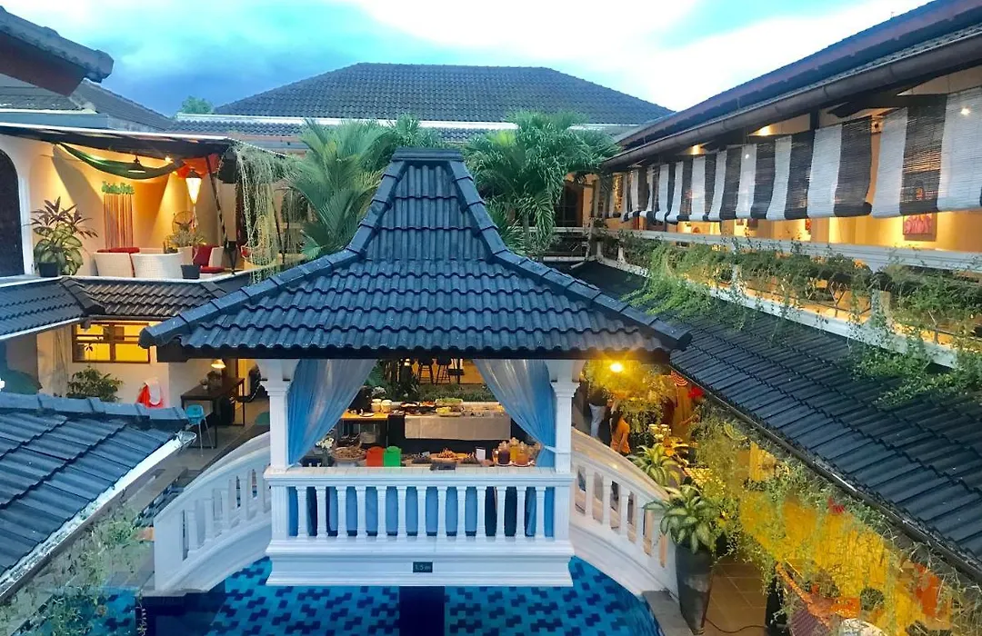 Raintree Boutique Villa & Gallery-1