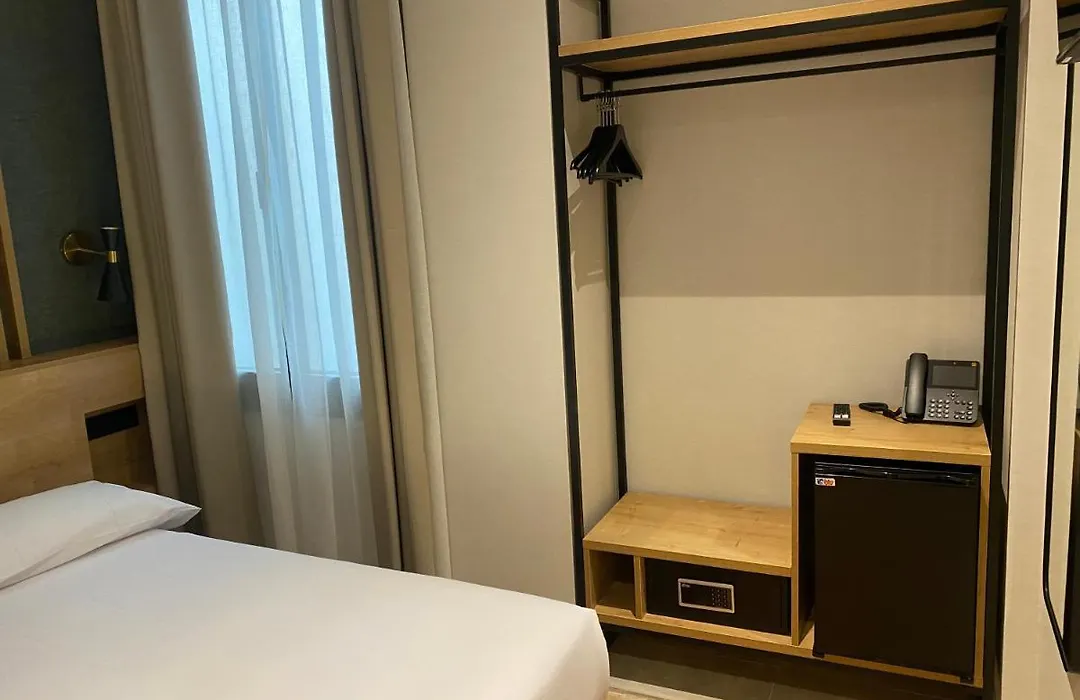 Fontanella By Bcn Urban Rooms-1