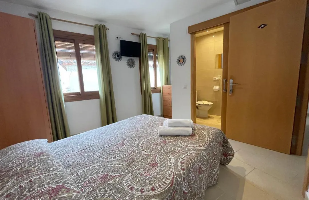 P&R Hostals Codolar-1