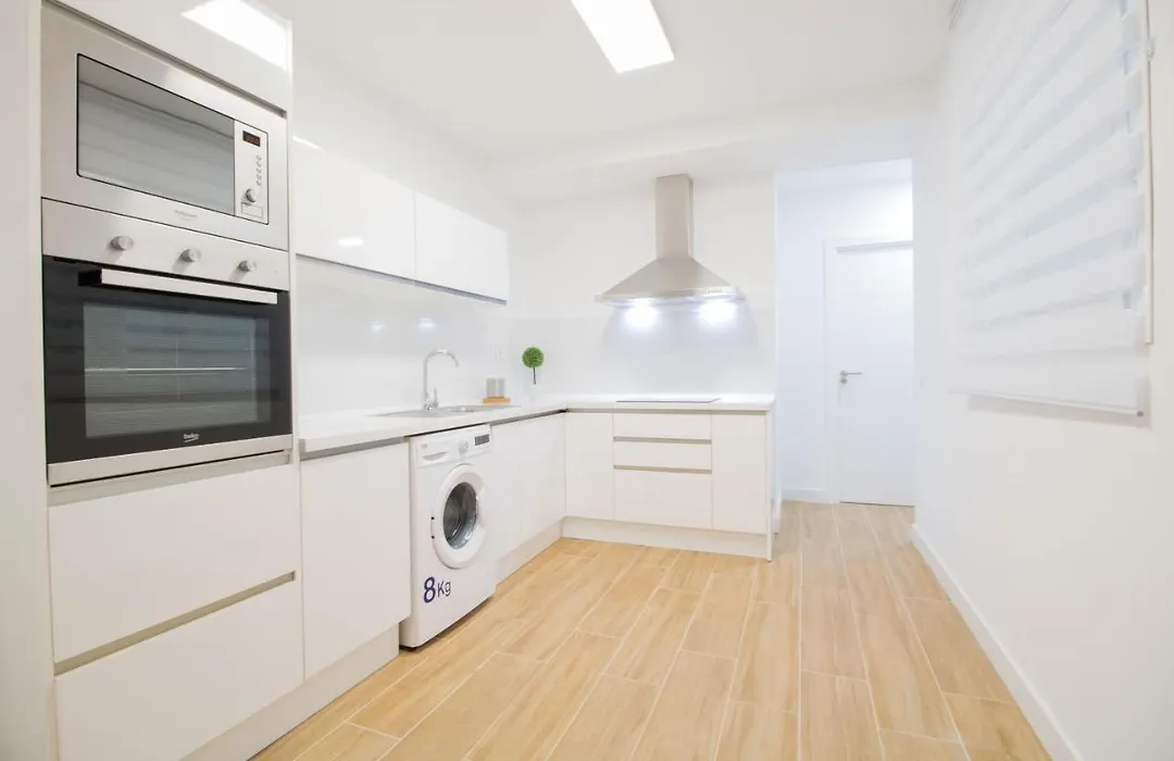 Las Palmas Smart Rooms-1