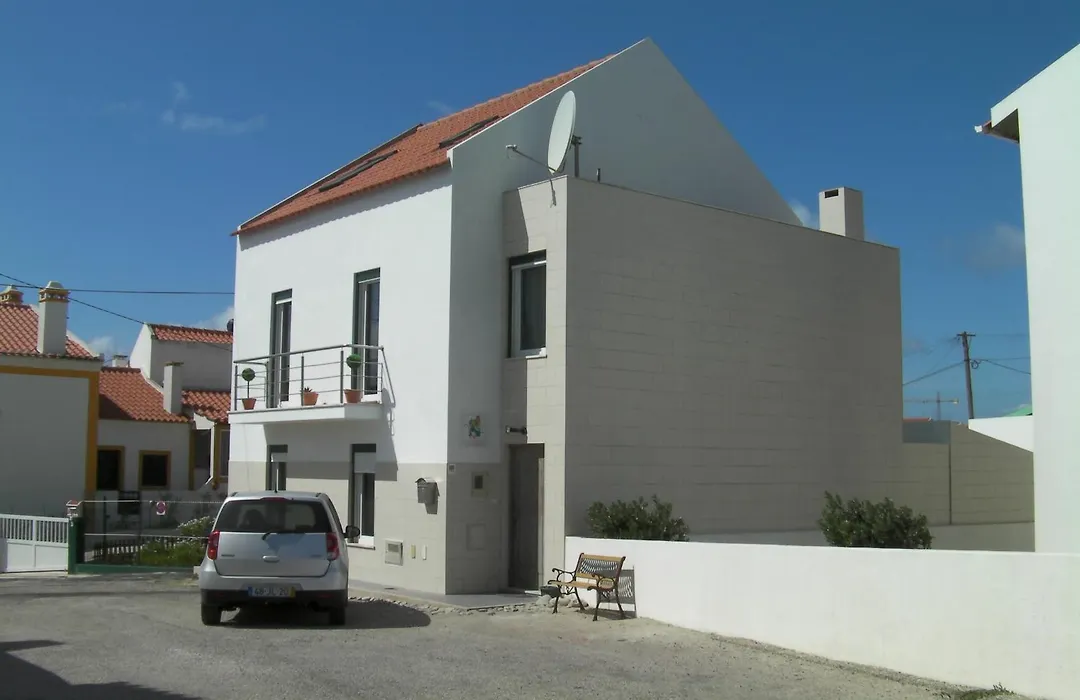 Peniche Surf Lodge 1-1