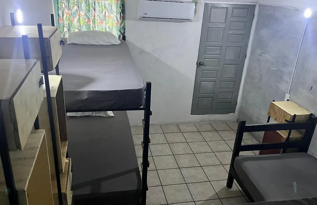 Nómadas Hostel-1