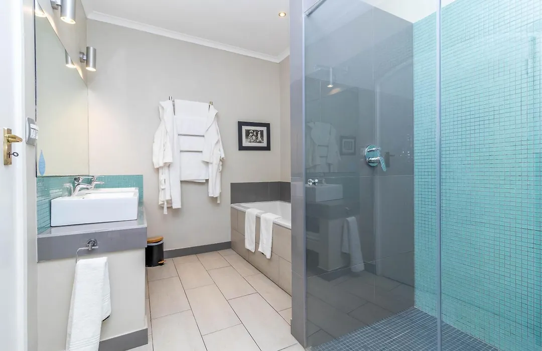 Whale Rock Luxury Lodge-1