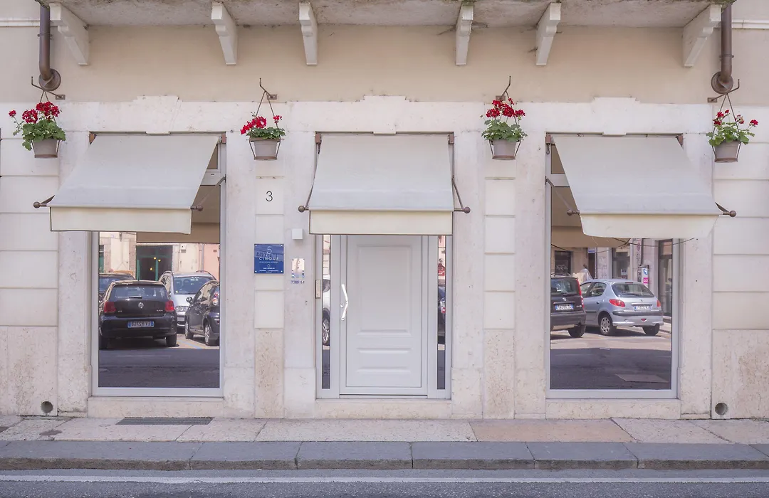 Cinque Rooms-1