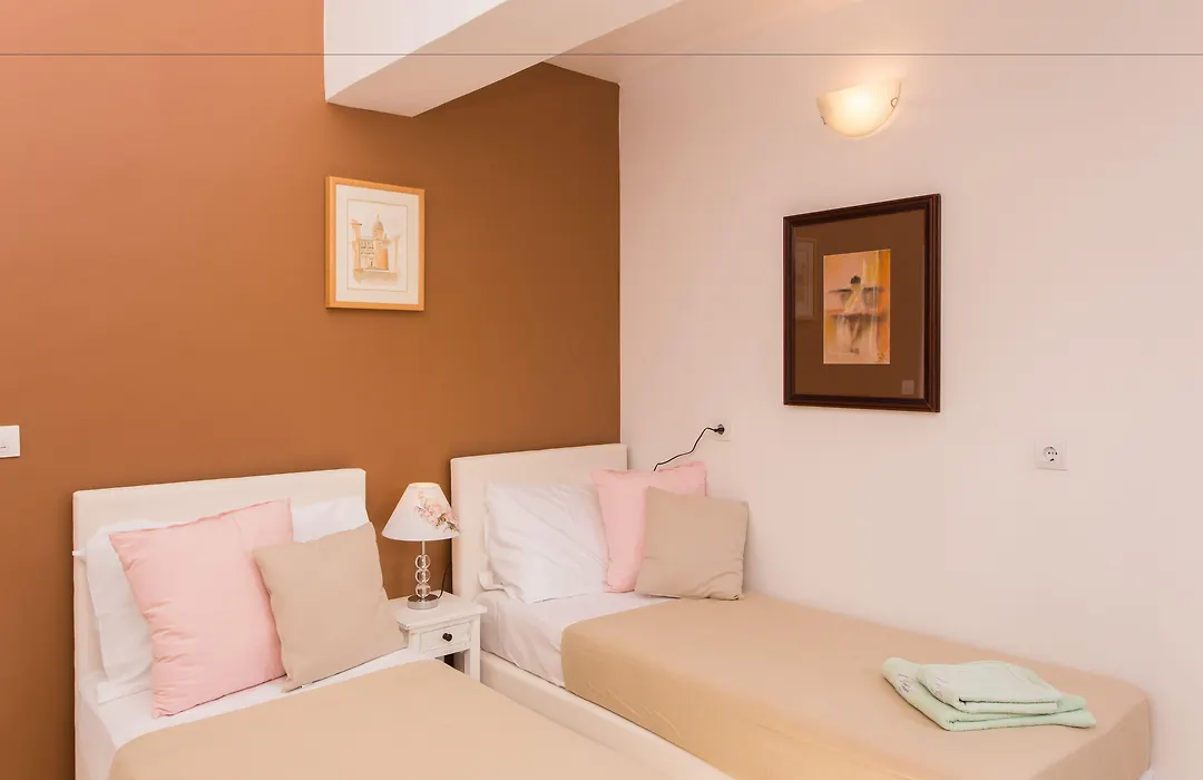 Guest House Cuk-1