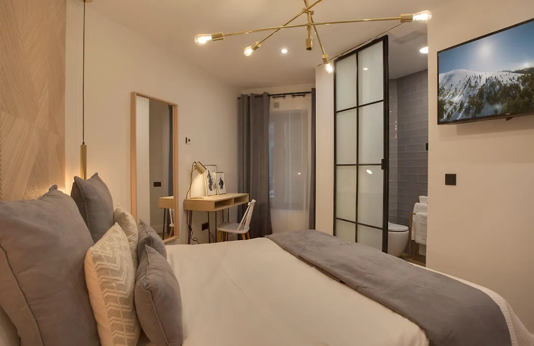 Suites You Soho-1