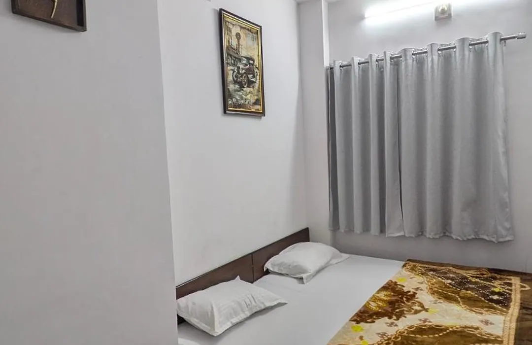 Nandini Paying Guest House-1