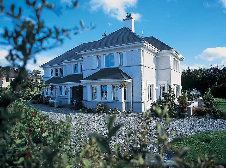 Killarney Lodge-1