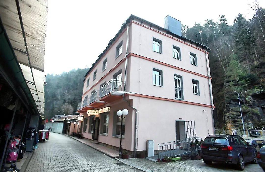 Hotel Kotva-1
