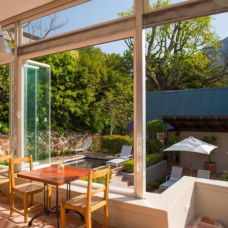 Four Rosmead Boutique Guesthouse-2